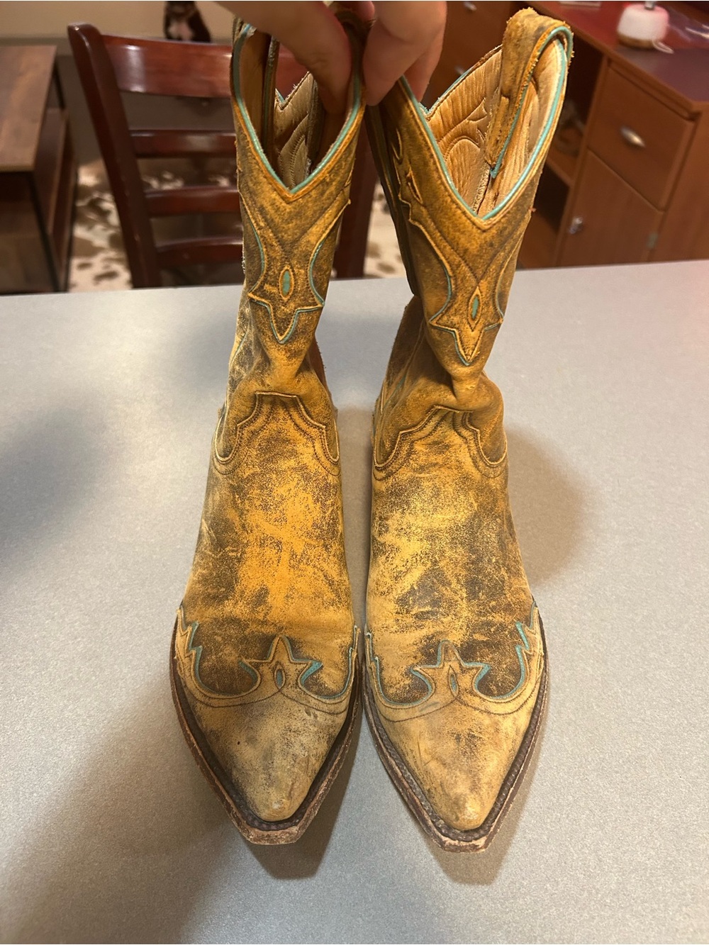 Old Gringo Distressed Yellow Suede Pointed-Toe Heeled Boots